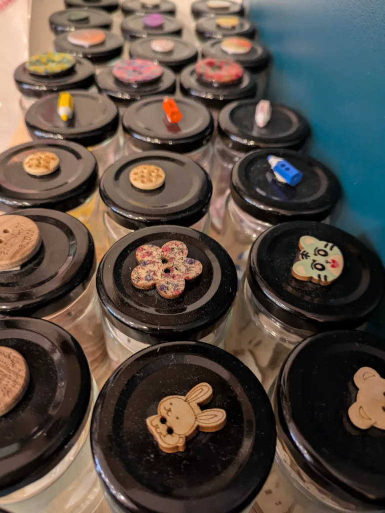 Boutons en bois de la sélection Kakapo, mercerie à Marseille