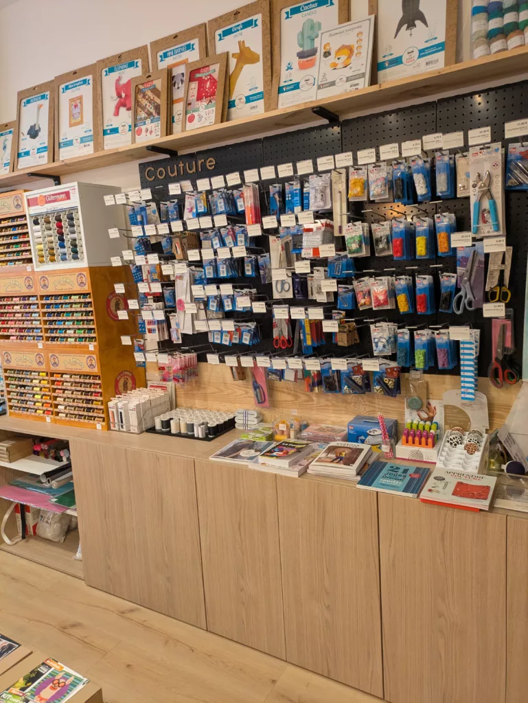 Corner couture à la mercerie créative Kakapo à Marseille