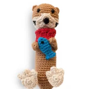 Kit crochet amigurumi Wallis la loutre, peluche toute douce à fabriquer soi-même, Kakapo Store Marseille.
